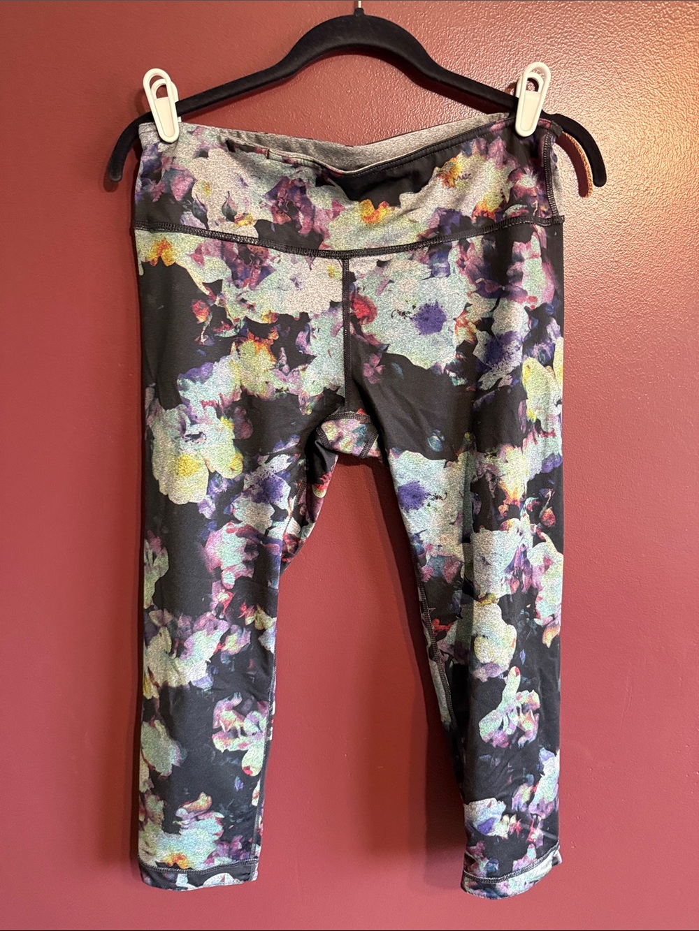 lululemon athletica Black Floral Capri Leggings with Multicolor Blossoms